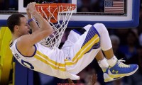 世俱杯直播-2024年NBA常规赛中三分出手数上升趋势是否压缩中距离空间